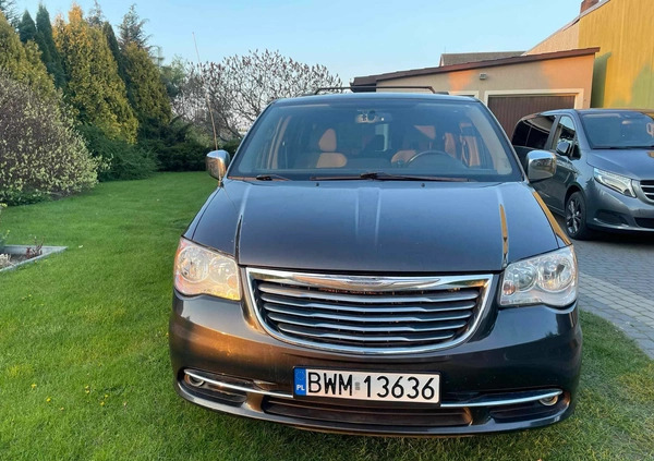 Chrysler Town &amp; Country cena 44200 przebieg: 203000, rok produkcji 2012 z Dzierzgoń małe 67